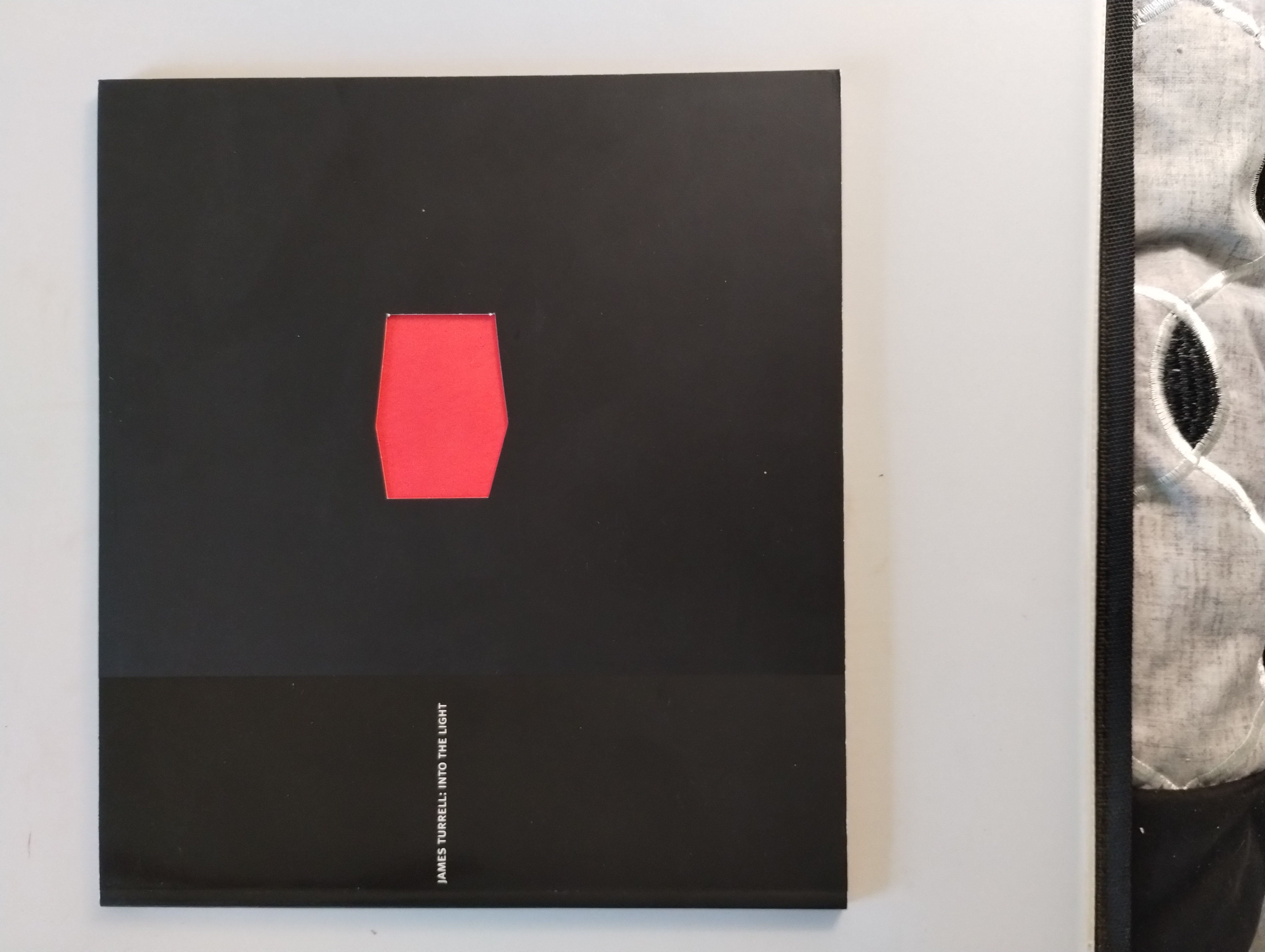 JAMES TURRELL : INTO THE LIGHT