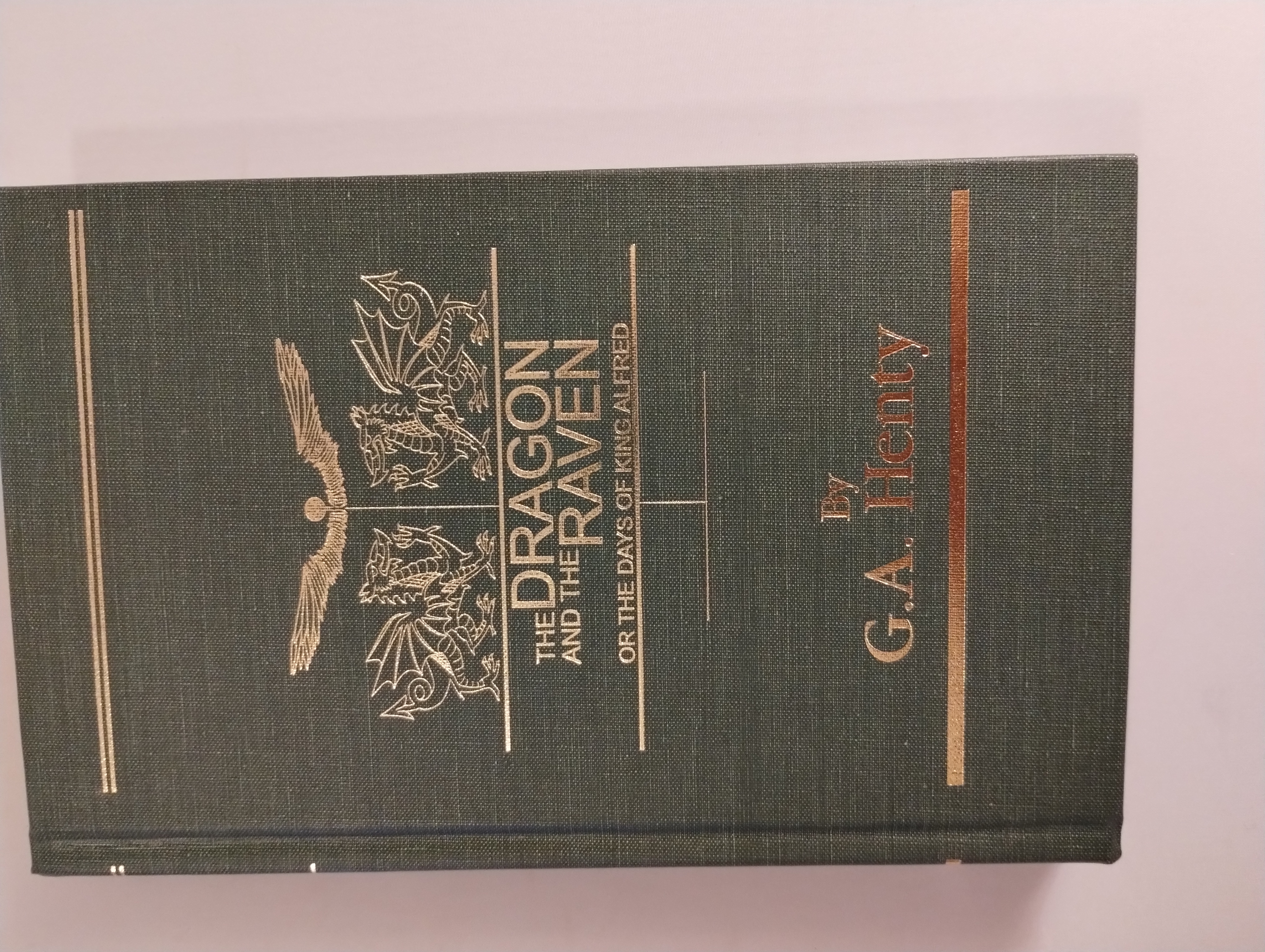 THE DRAGIN AHD THE RAVEN