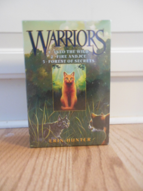 Erin Hunter's Warriors Series (#1-6) : Into the Wild - Fire and Ice -  Forest of Secrets 