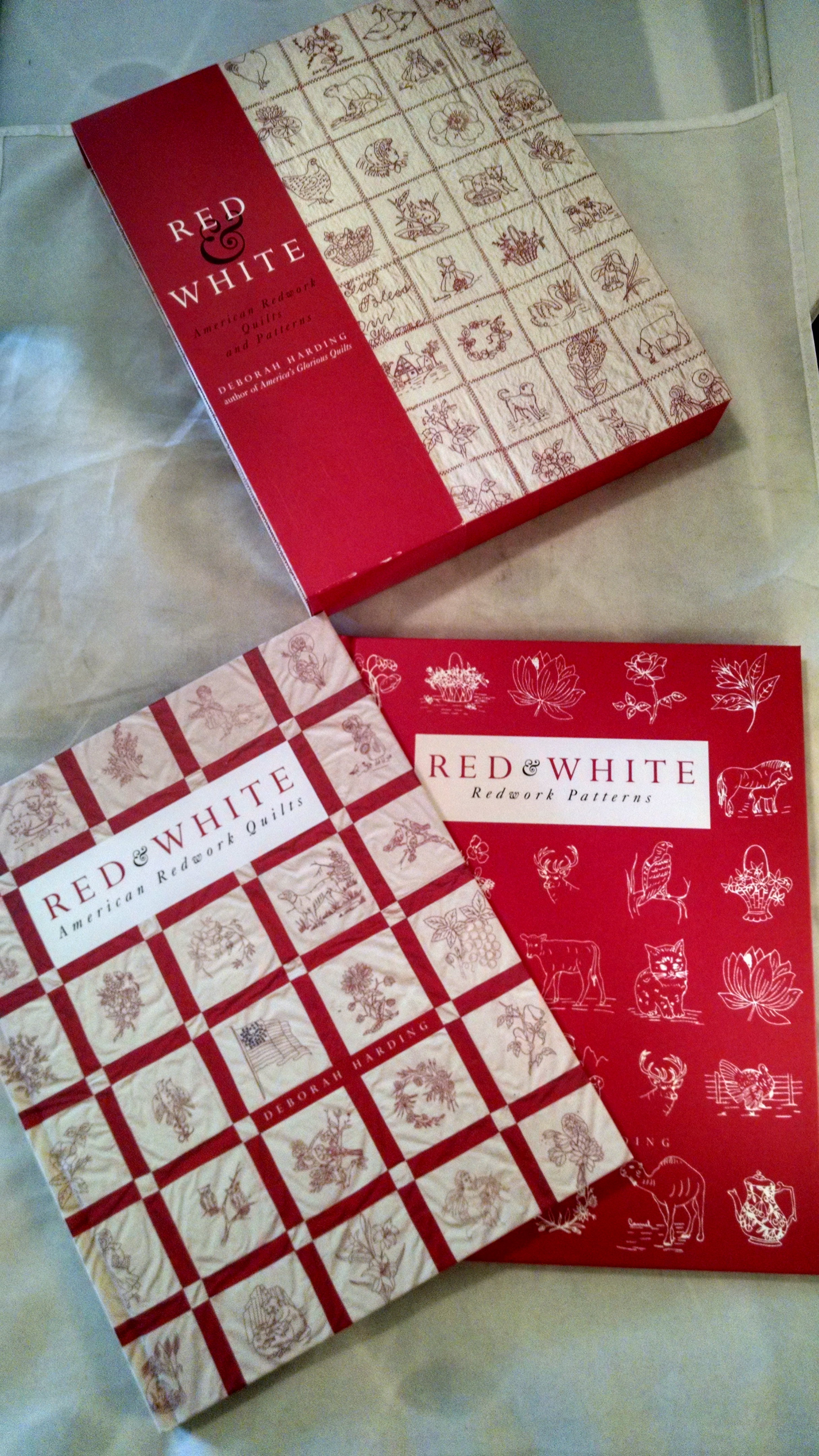 Image for RED & WHITE  AMERICAN REDWORK QUILTS