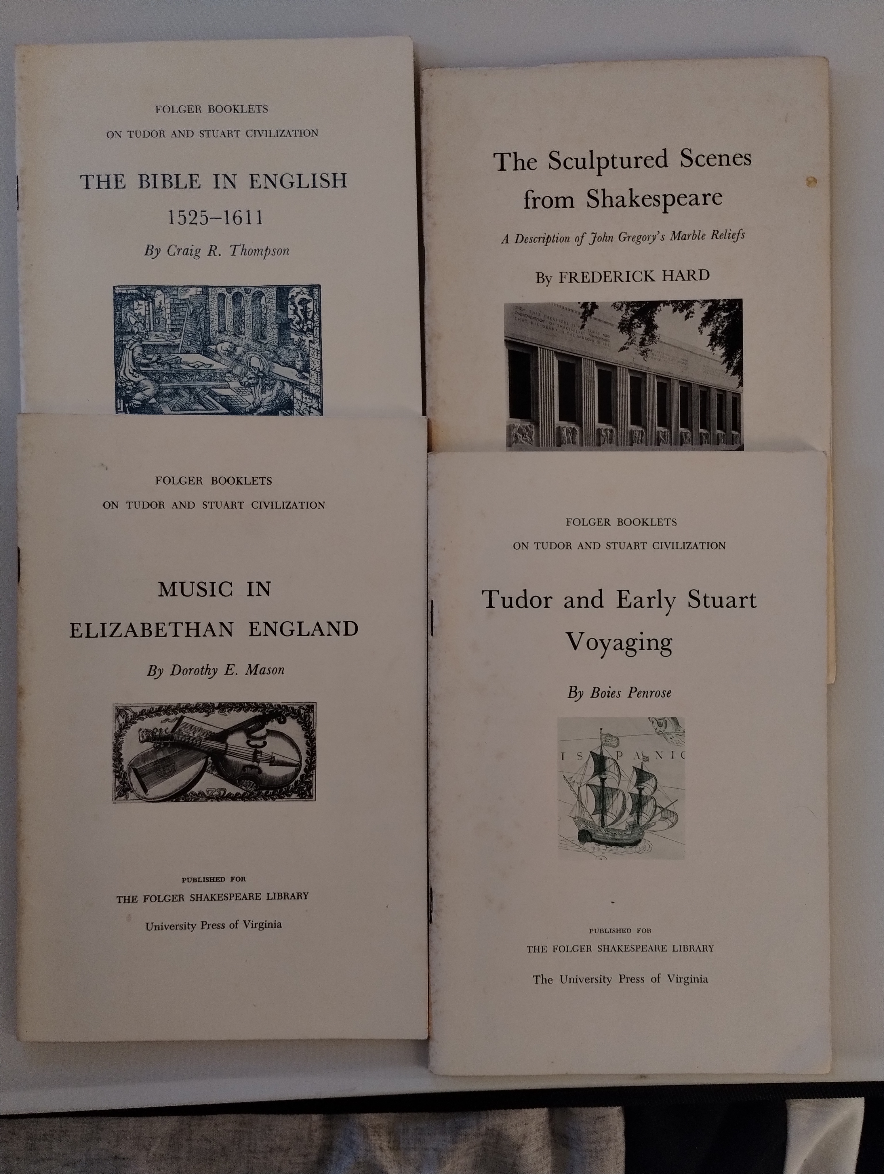 THE FOLGER SHAKESPEARE LIBRARY [ 4 BOOKLETS ]