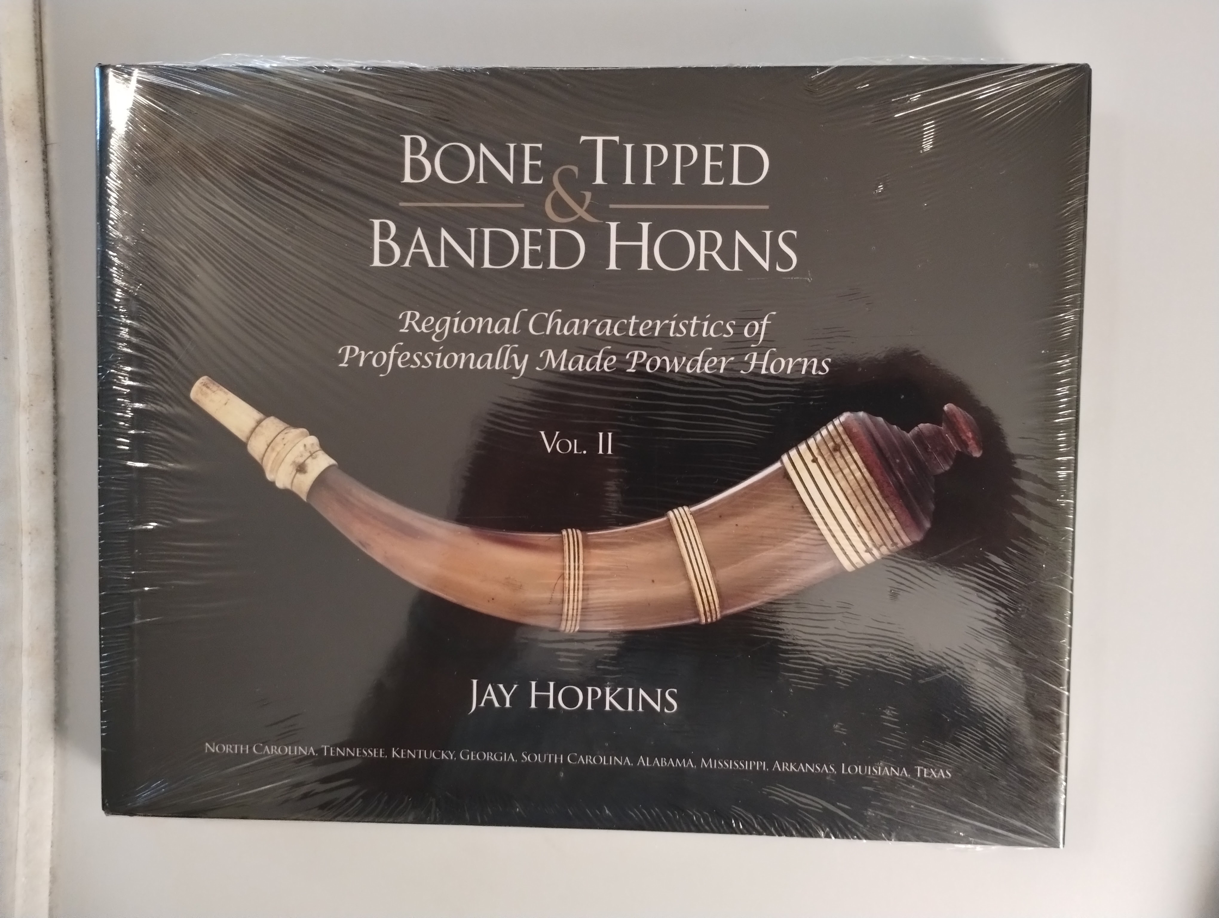 BONE TIPPED & BANDED HORNS